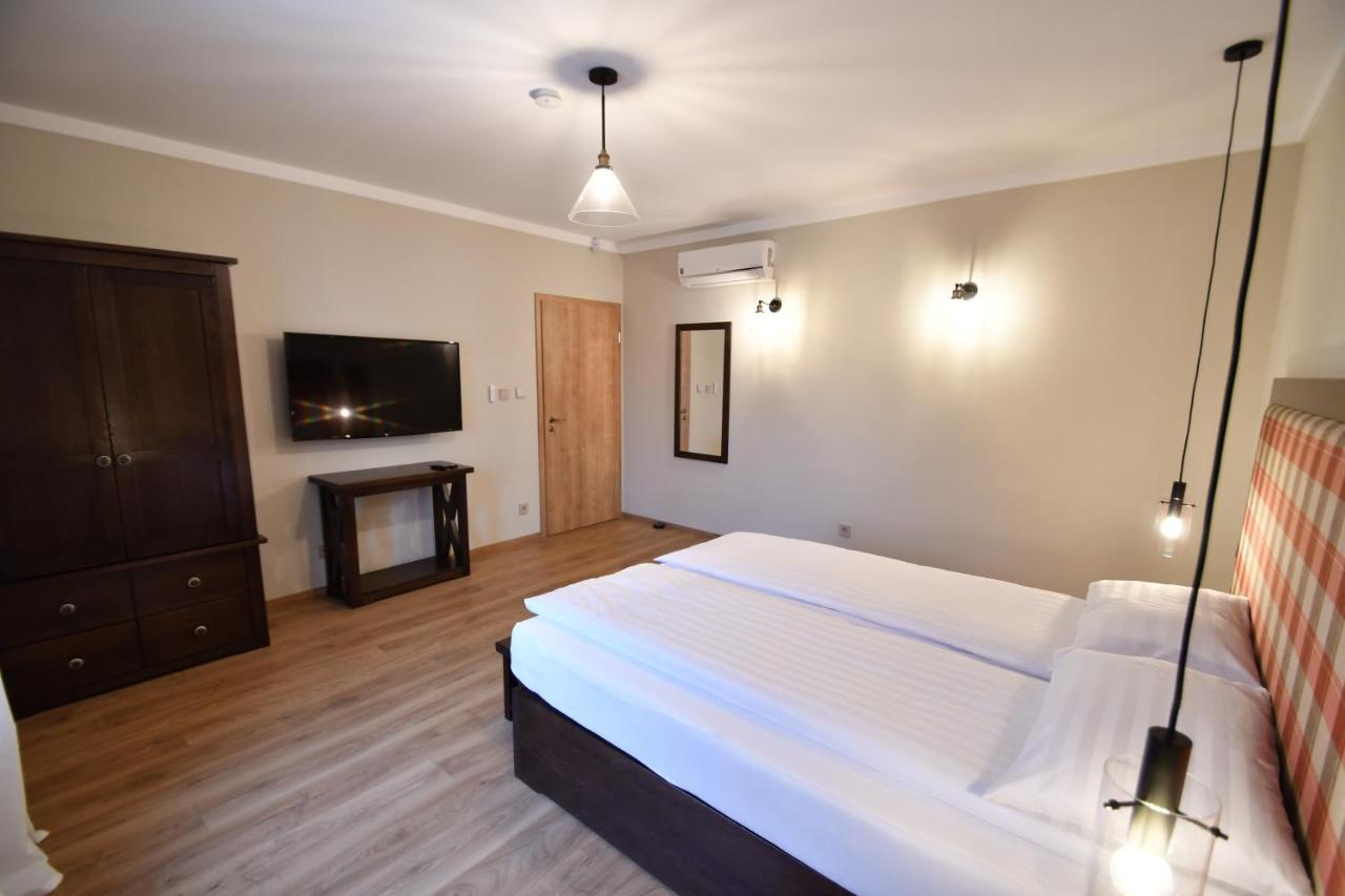 Tweed House Villa Budapest Bagian luar foto
