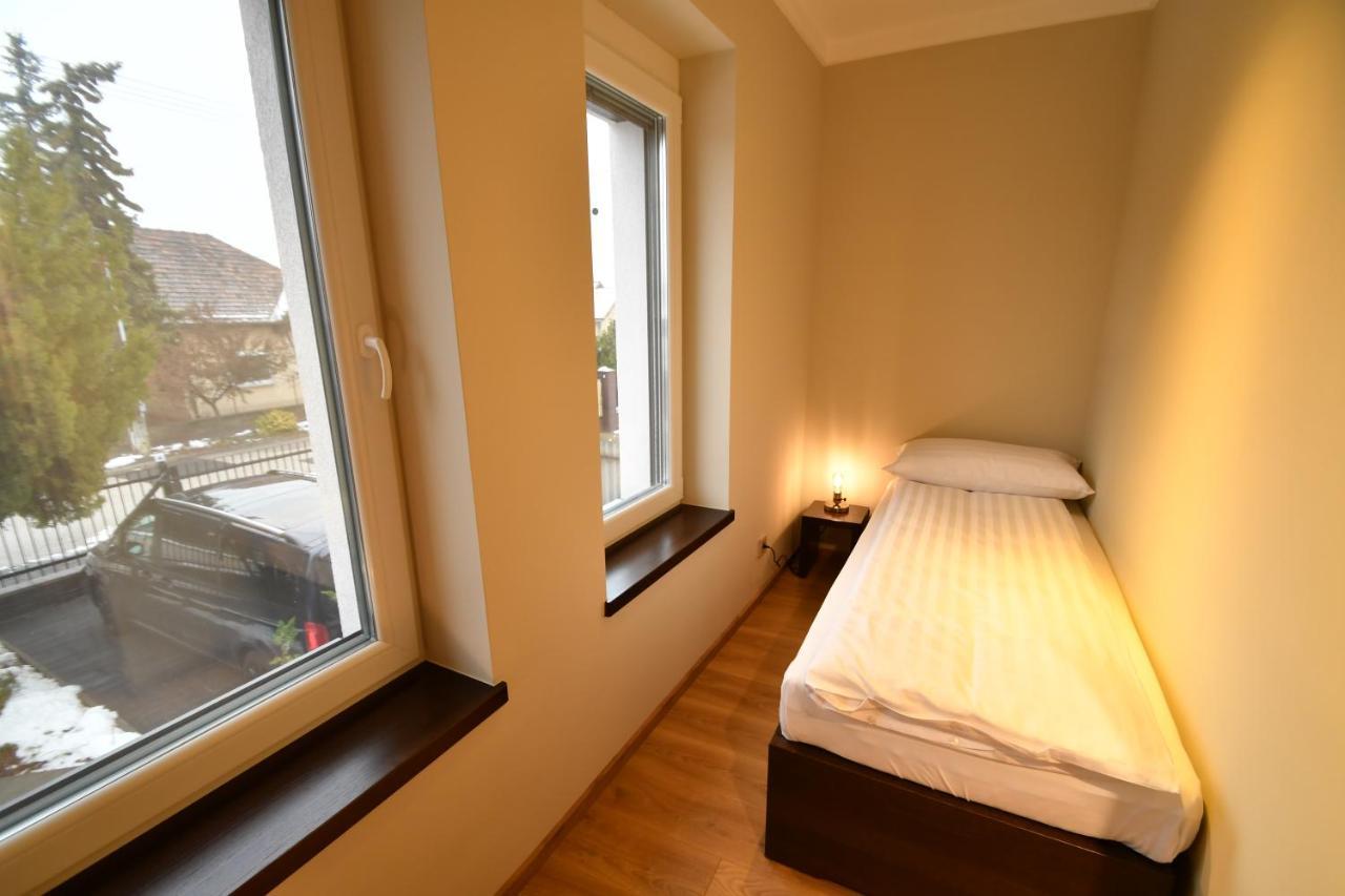 Tweed House Villa Budapest Bagian luar foto